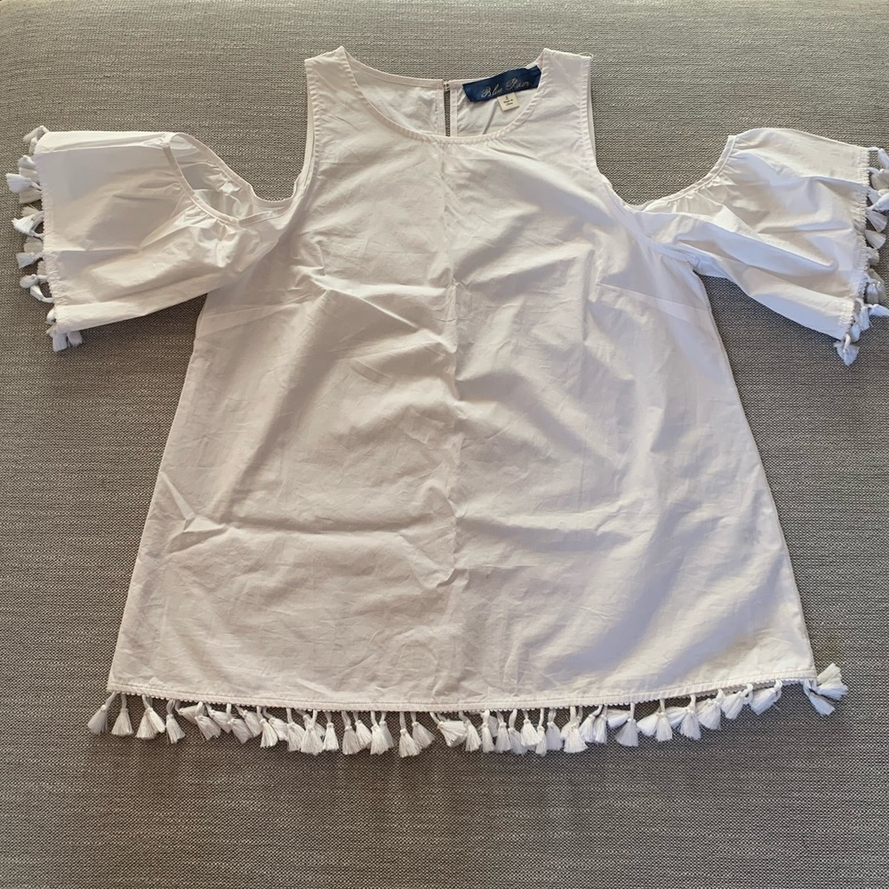 Francesca’s White Cold Shoulder Top